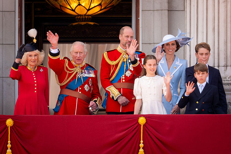 Members of the Royal Family  on the balcony of Buckingham Palace to view the flypast following  the Trooping the Colour ceremony 